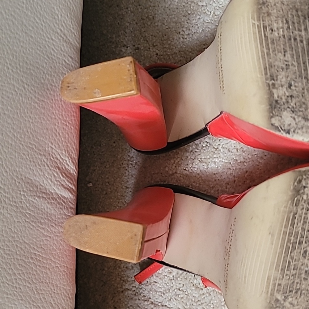 Shoes - Picture 4 of 4
